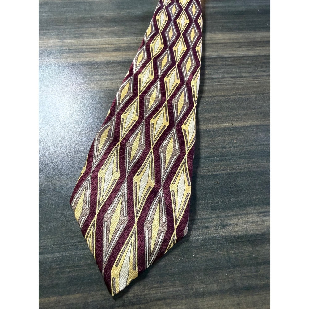 Tom James Mens Silk Necktie Burgundy Gold Cream Geometric Diamond Pattern Tie